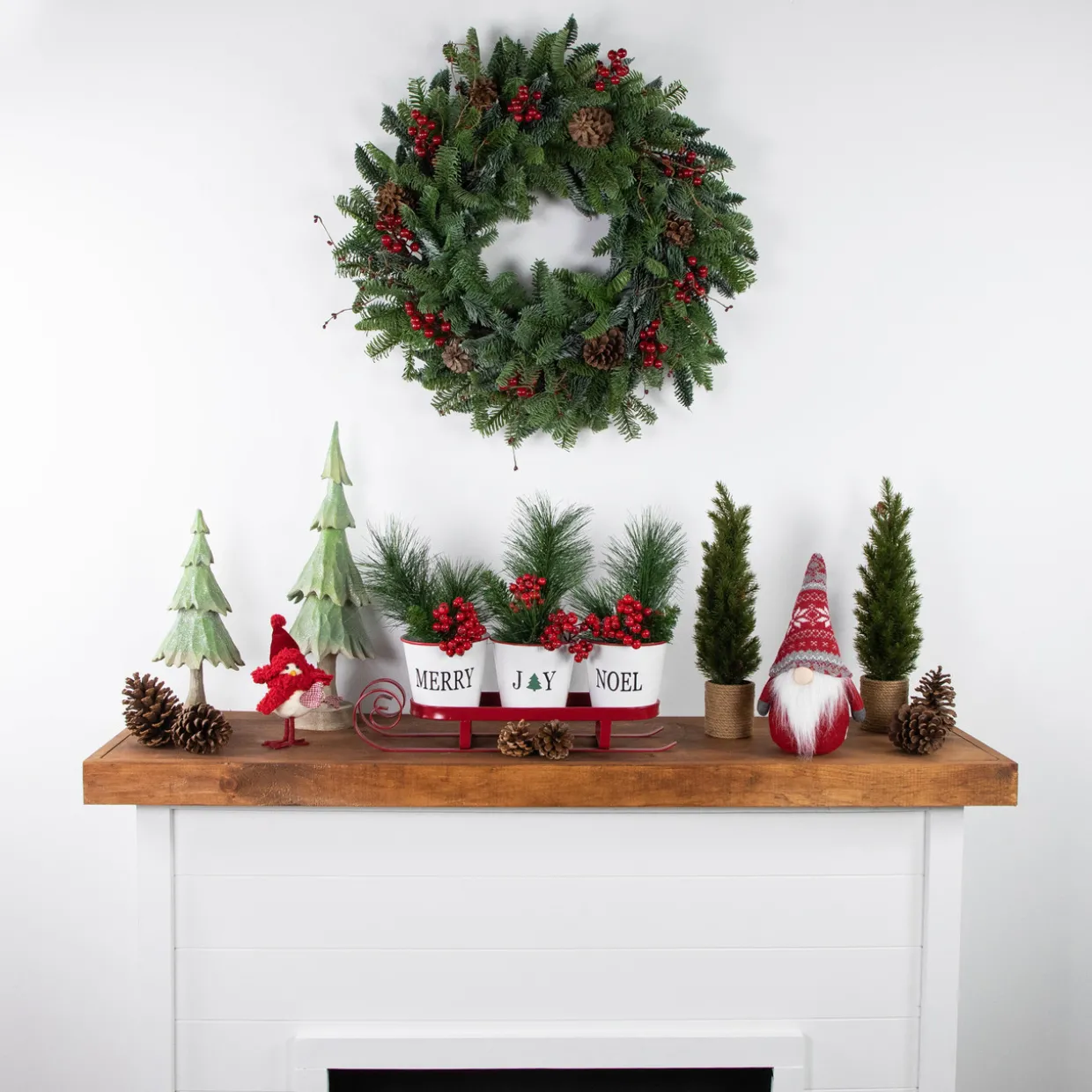 30'' Red Berries and Pine Cones Christmas Wreath, Unlit