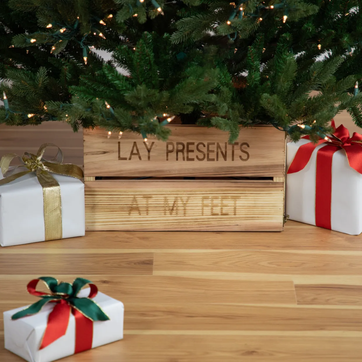 18" Wood Crate "Lay Presents at My Feet" Christmas Tree Collar