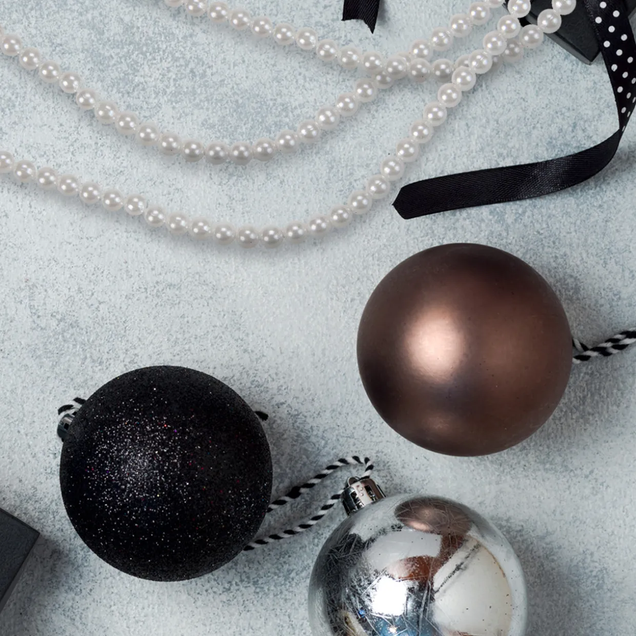 15' x .25" White Pearl Beaded Christmas Garland