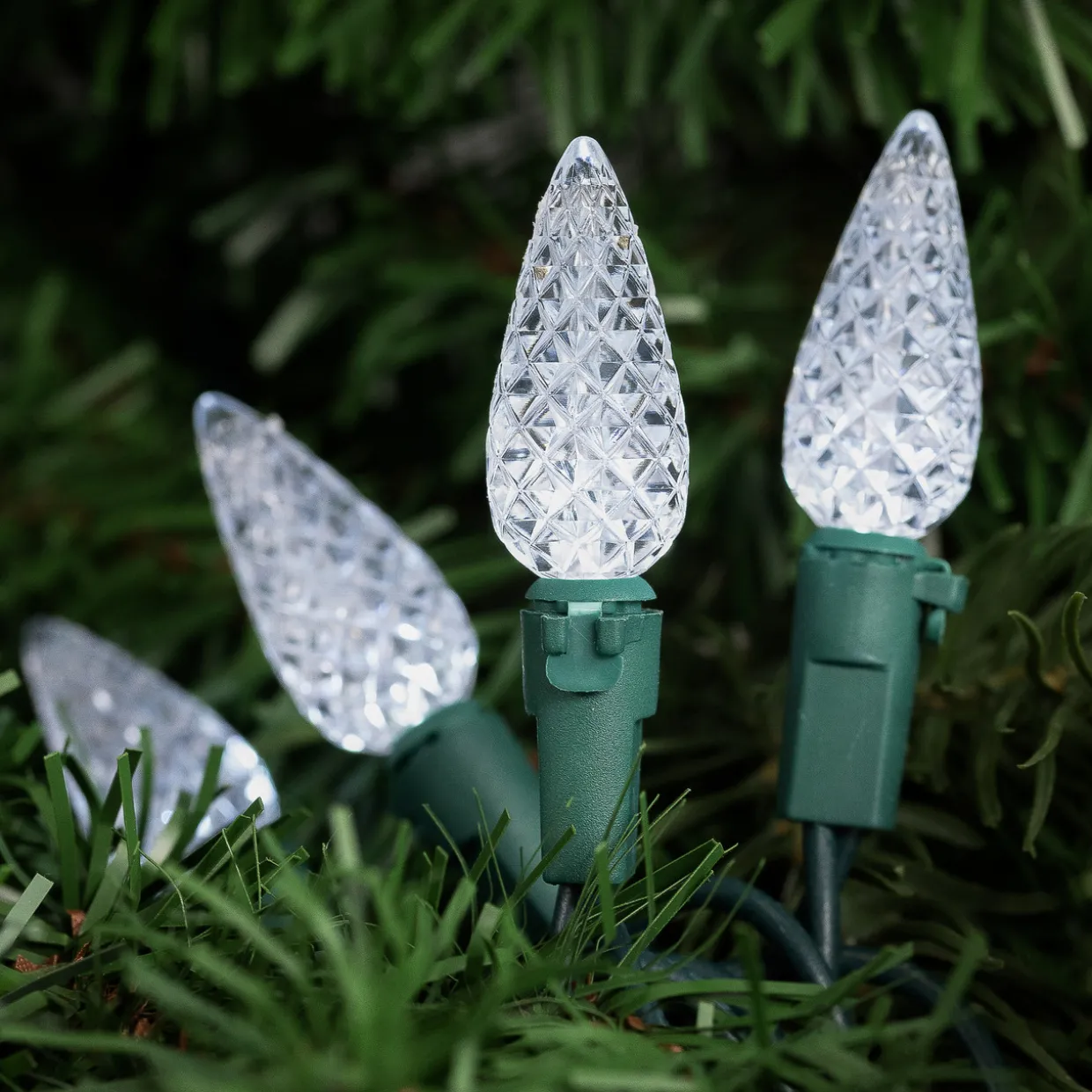 200-Count Pure White LED Faceted C6 Christmas Lights, 66.25 ft Green Wire