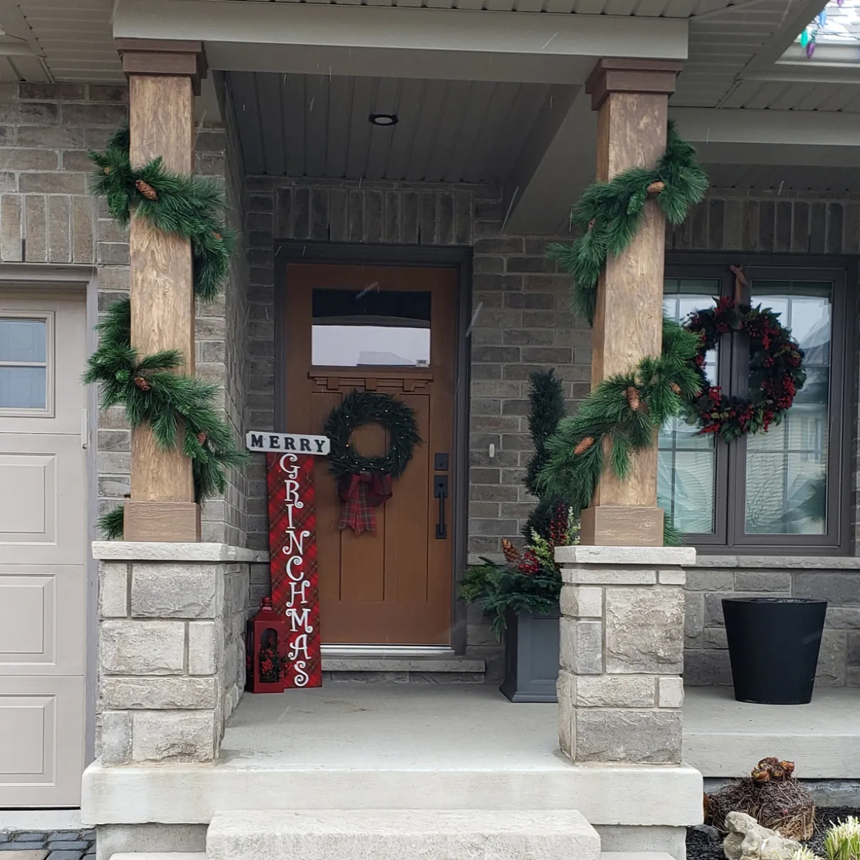 White Valley Pine with Pine Cones Artificial Christmas Garland - 9' x 14" - Unlit